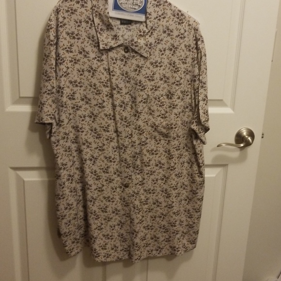 Top & skirt. - Picture 1 of 4